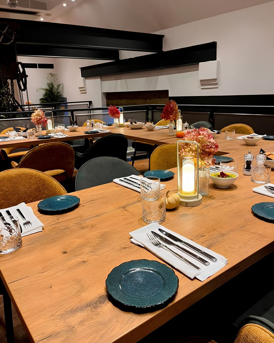 Gedeckter Tisch im Gastraum